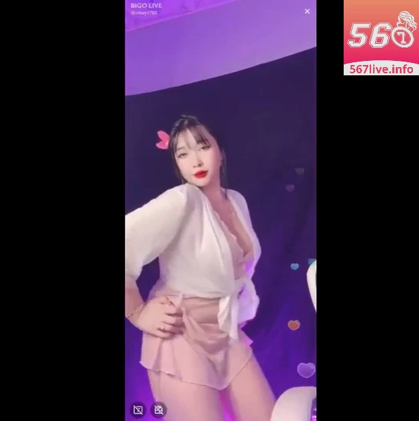 Hotgirl Như Ý Khoe Thân Hình Hở Bạo 8